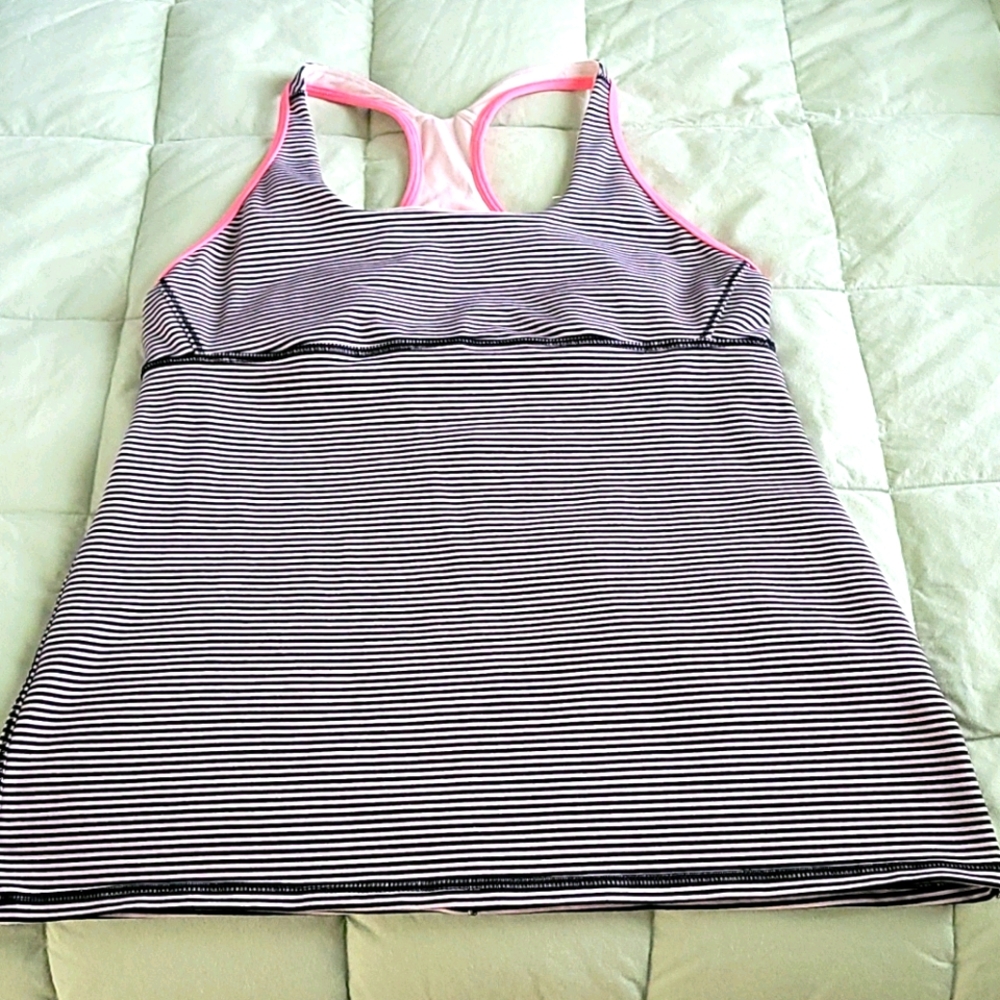 Lululemon workout top